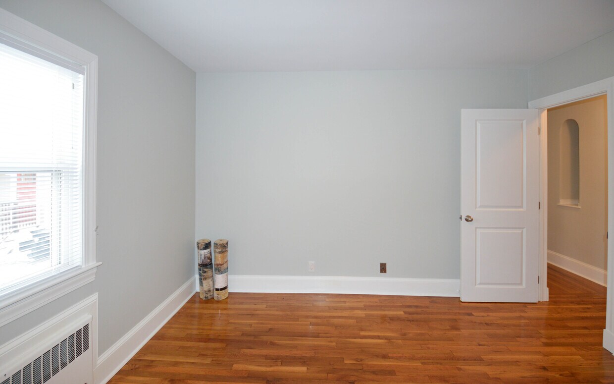 Primary Photo - 142 Salisbury Rd