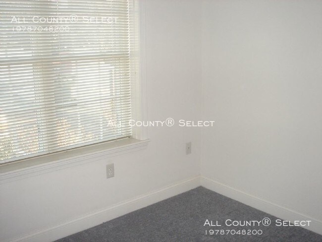 Building Photo - 103 Elliott St