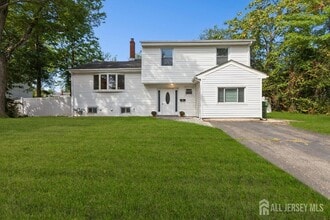 Building Photo - 5 E Waverly Dr