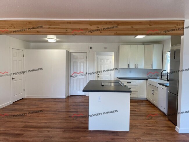 Building Photo - STATUS: *RENTED* | R258C | $1495.00 a month + $100.00 flat rate utility surcharge for (W/S)