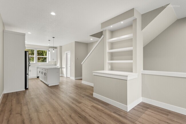 Foto del edificio - 4243 Verda Ln NE