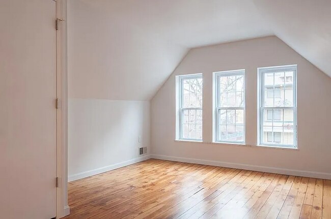 Foto del edificio - 5438 Claybourne St