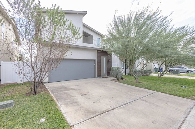 Building Photo - 423 Deer Path Lp