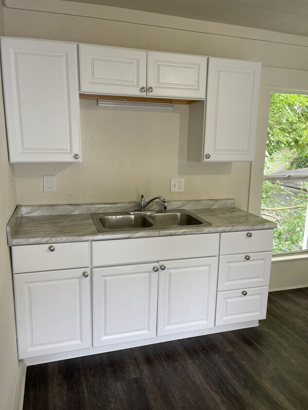 Photo - 608 E 8th St (New Albany, IN)
