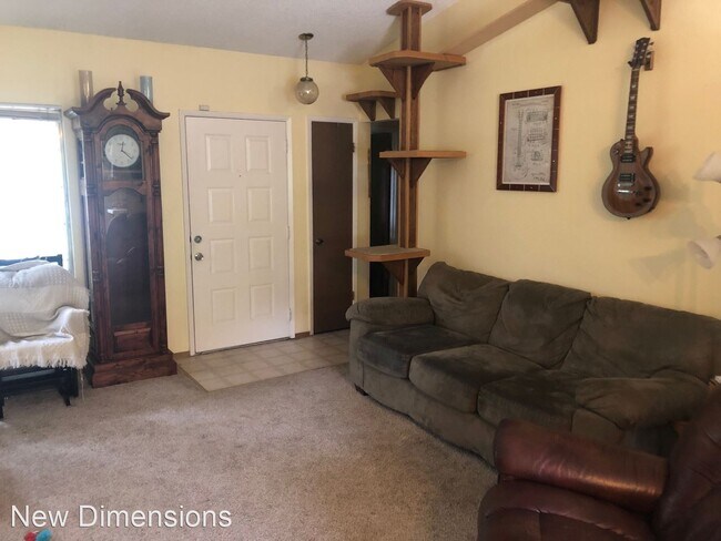 Foto del edificio - 2 br, 1 bath House - 1045 Ambassador Drive