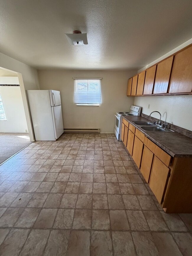 Building Photo - CS-700 N Duplex