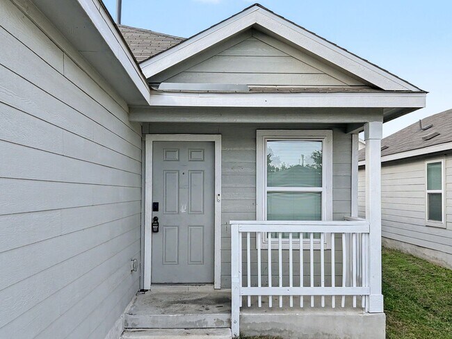 Foto del edificio - Comfortable 3-Bedroom/2-Bath in Growing Far Northwest