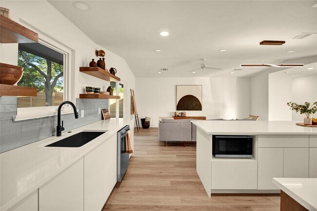 Foto del edificio - 1606 Rutland Dr