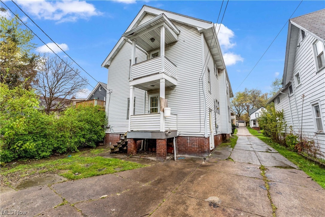 Primary Photo - 3319 W 111th St