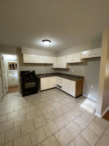 Building Photo - 1422 Iris Ave