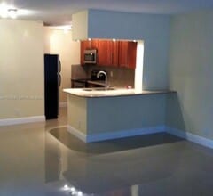 Building Photo - 2614 Riverside Dr