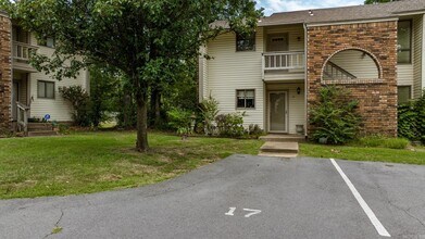 Building Photo - 101 Pine Forest Dr