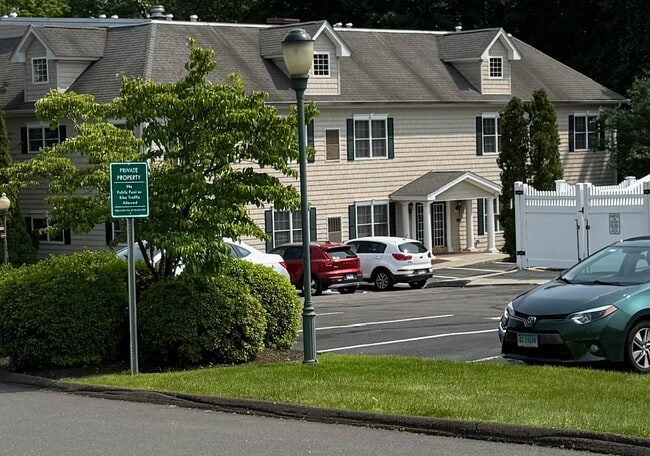 Building Photo - 380 N Main St