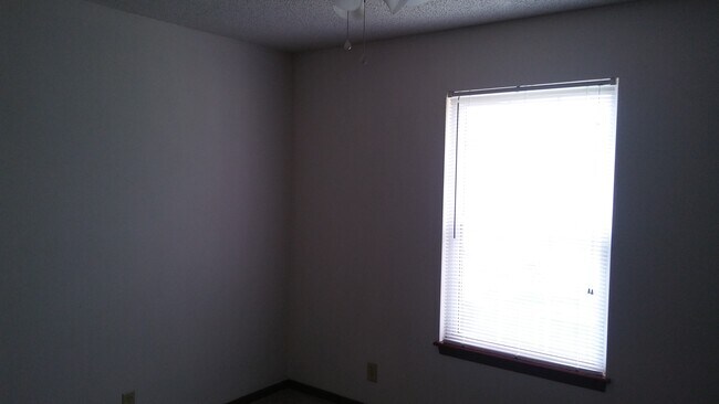 Foto del edificio - 18302 E 12th Ter N