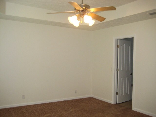 Building Photo - 8824 Cressent Glen Ct