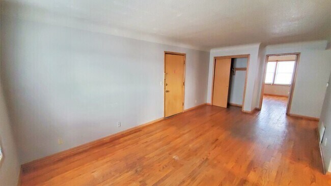 Building Photo - 138 33rd St Dr SE