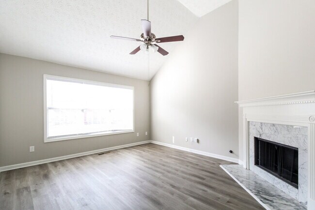 Foto del edificio - 100 Syracuse Ln