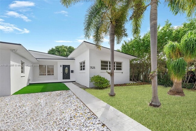 Foto del edificio - 7525 Adventure Ave