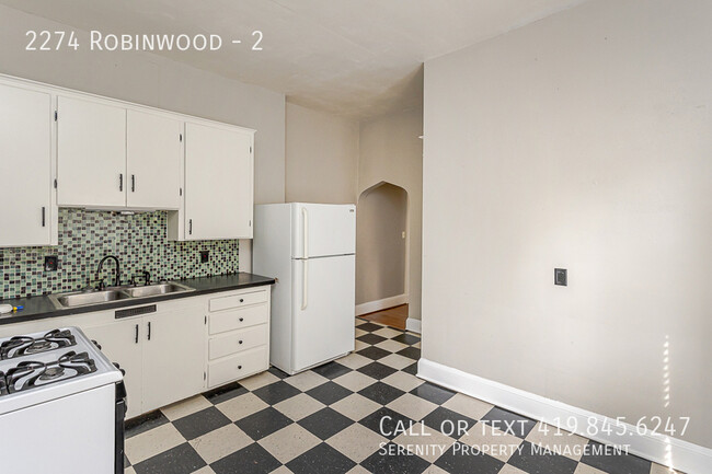 Building Photo - 2274 Robinwood-2
