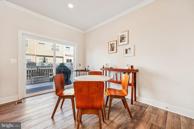 Foto del edificio - 107 Armstrong Pl