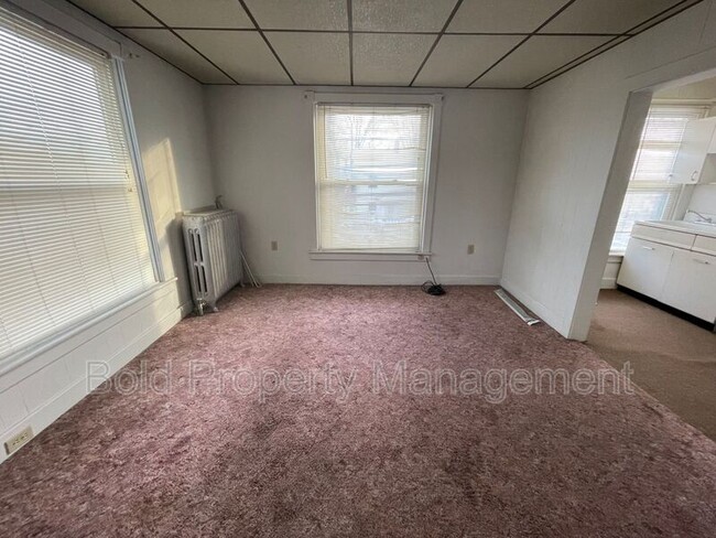 Building Photo - 423 Jonestown Rd