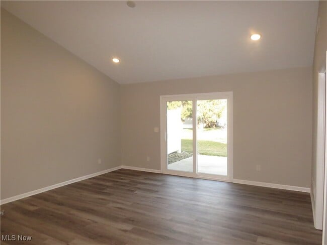 Building Photo - 1709 Blase Nemeth Rd
