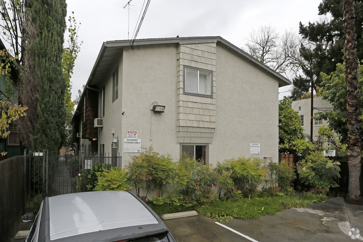Primary Photo - 1618 H St
