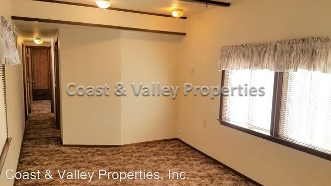 Building Photo - 340 Echo Valley Rd