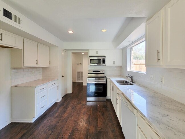 Building Photo - 6403 Quail Meadow Dr