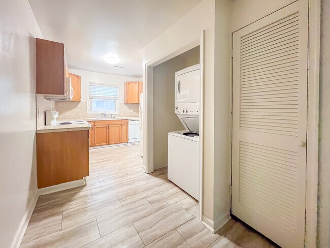 Foto del edificio - 26 Fox Hill Dr