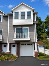 Building Photo - 25 Naubuc Ave