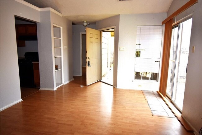 Building Photo - 2114 Cedar Bend Dr