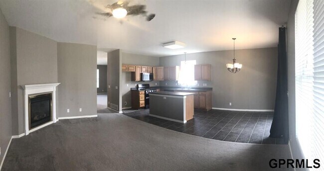 Foto del edificio - 2102 Quartz Dr