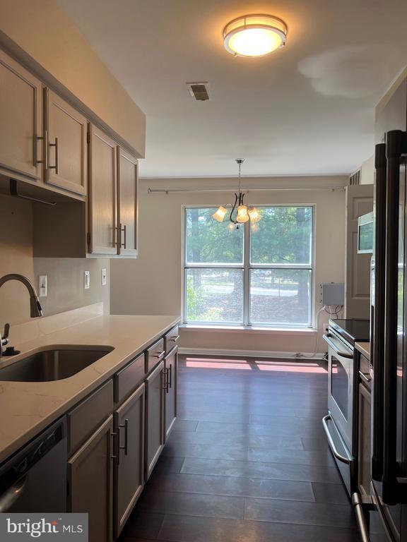 Building Photo - 18000 Rolling Meadow Way