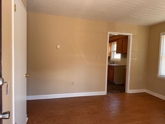 Foto del edificio - 915 Pine Cir Dr