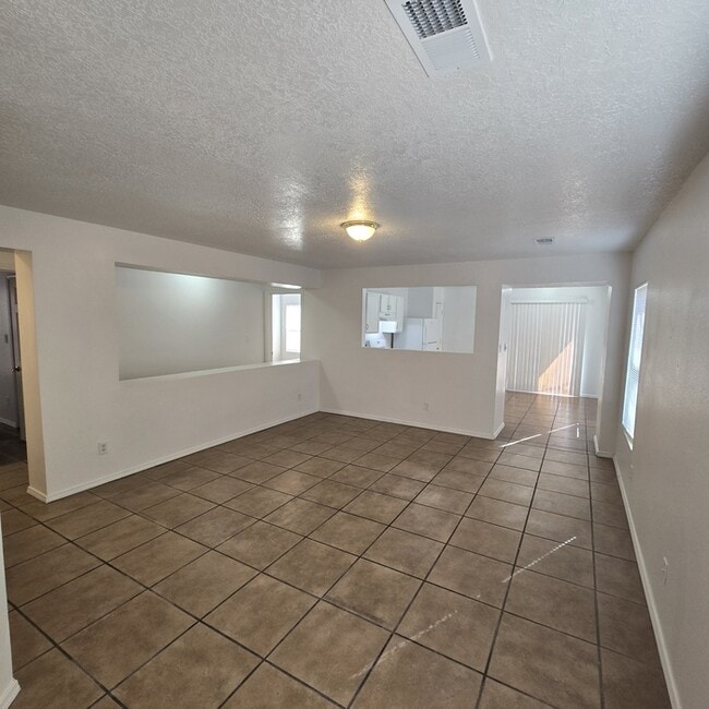 Building Photo - 8204 Tangerine Pl NW