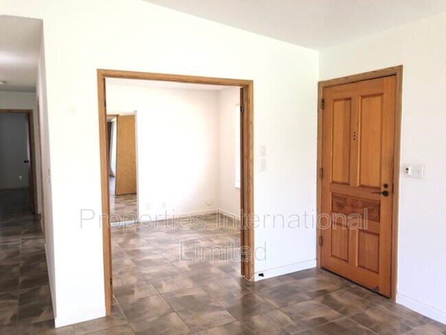 Building Photo - 98-1807 Kaahumanu Street #A - 1