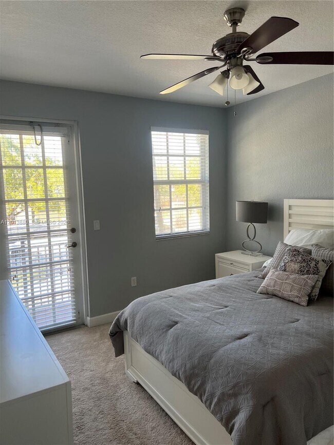 Building Photo - 808 SW 147th Ave