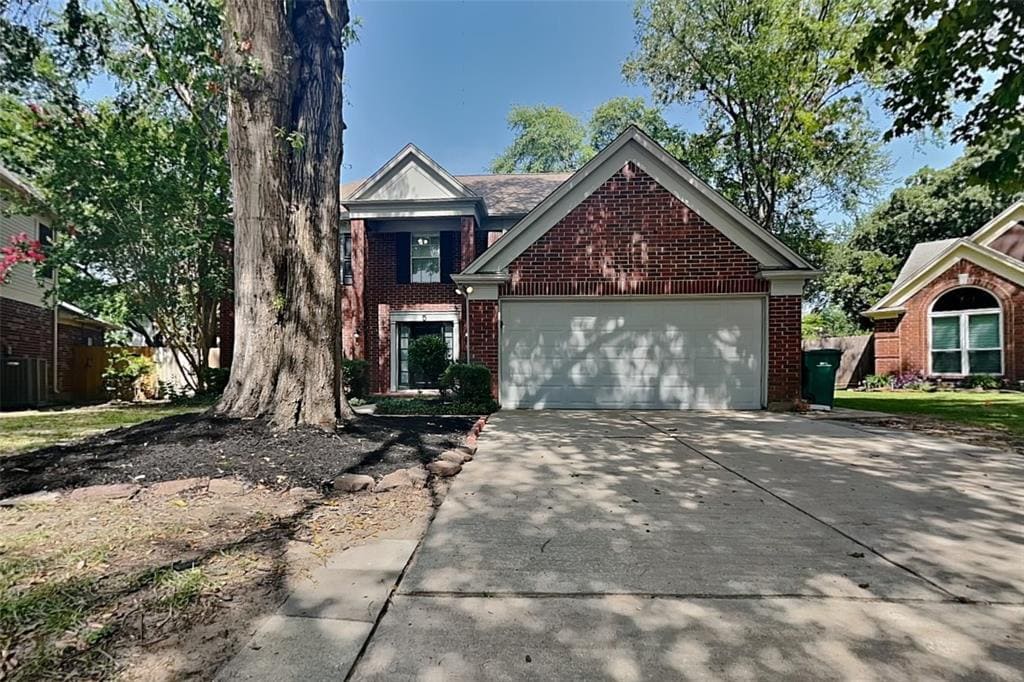 Primary Photo - 5 Regency Ct