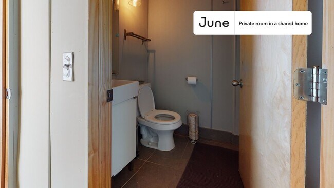 Foto del edificio - Room in Shared 6 bed/6 bath home