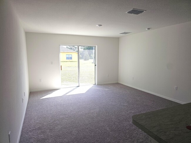 Foto del edificio - 3681 SW Haines St
