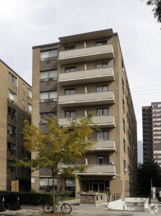Building Photo - 149 St George St