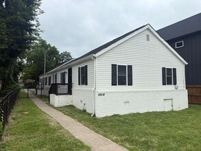 Building Photo - 1909 10th Ave N