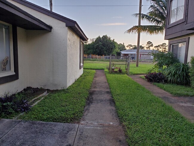 Foto del edificio - 5324 Bosque Ln