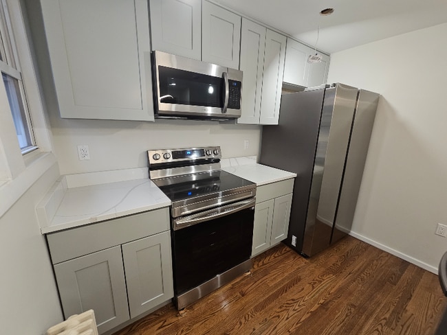 Building Photo - 1 Triangle St