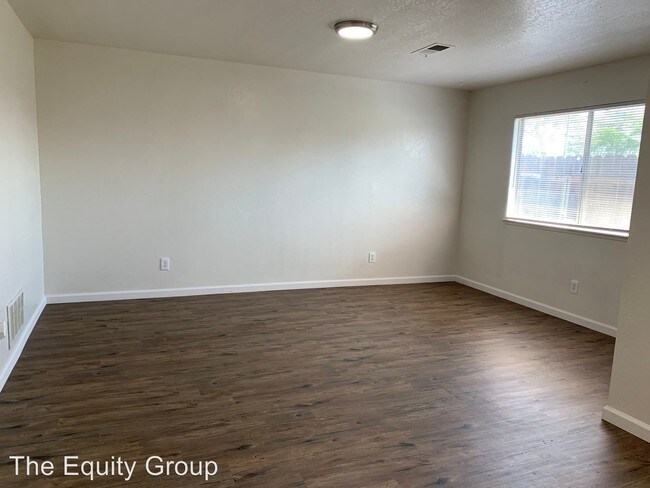 Building Photo - 1220-1228 S Santa Fe St