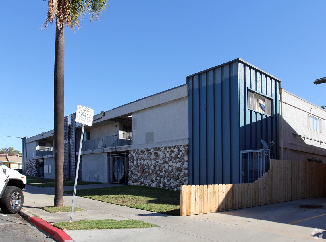 Edificio - 4075 Van Dyke Ave