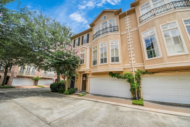 Building Photo - 2930 Brompton Square Dr