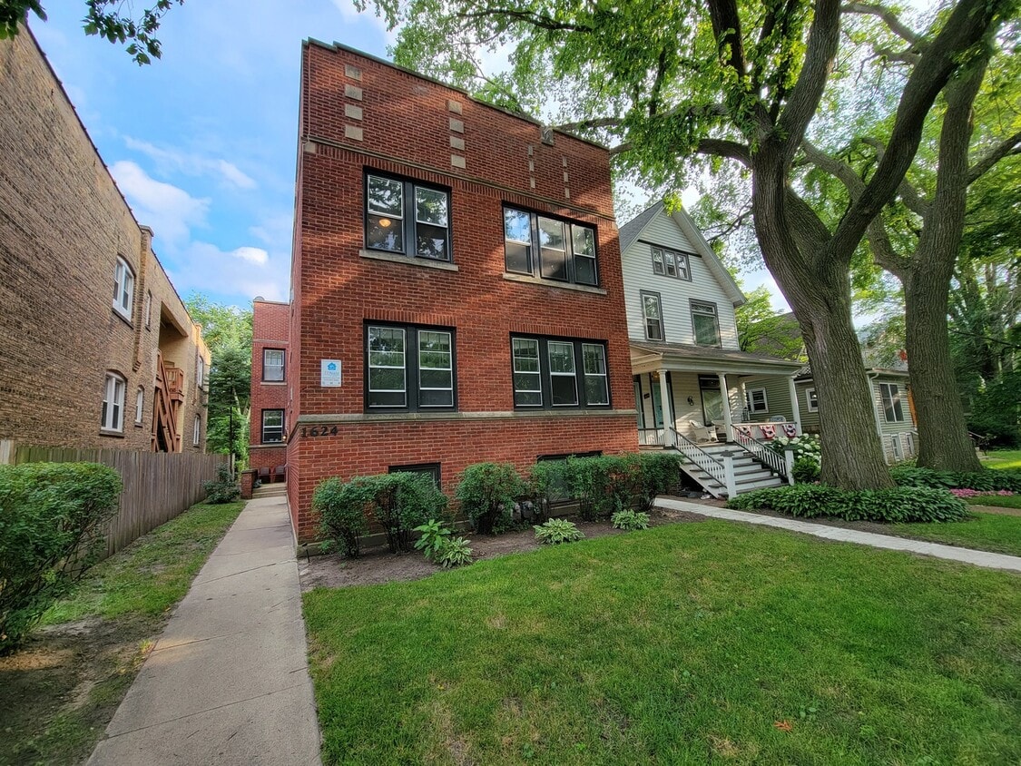 1624 Washington St Unit 1S, Evanston, IL 60202 Room for Rent in