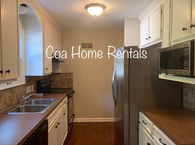 Foto del edificio - Remodeled East Side Home